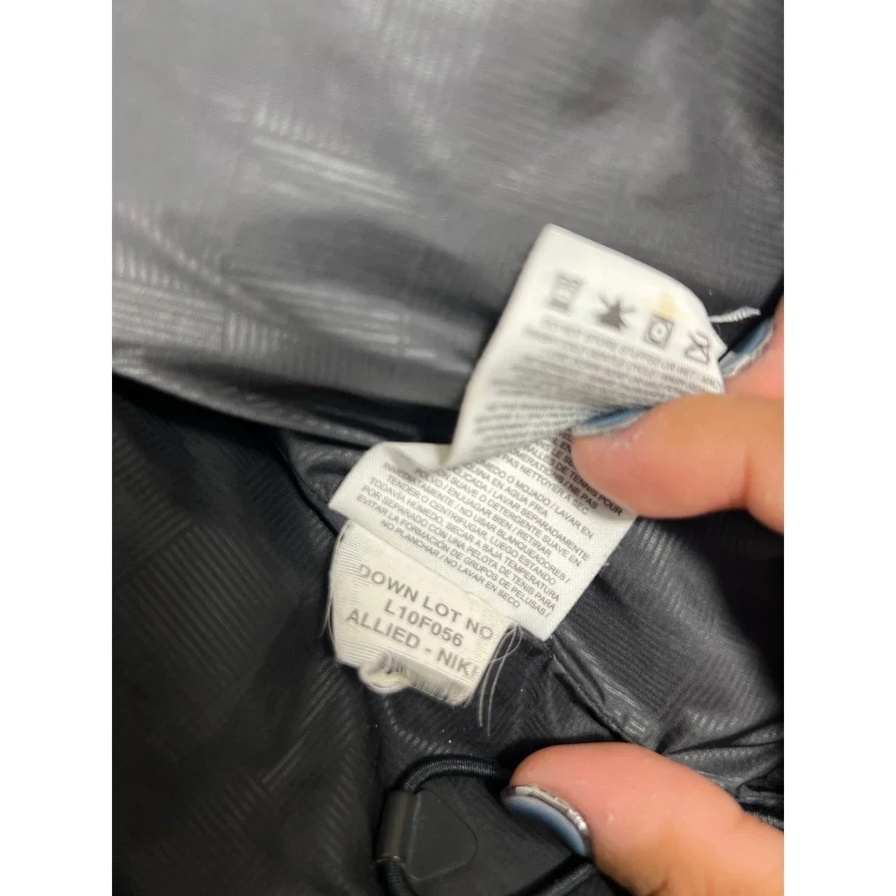 Nike Puffer Vest Womens Medium Black Down Fill Quilted Athletic Hoodie Gorpcore